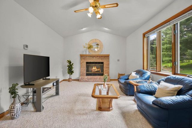2928 Maple Run Drive, Madison, WI 53719