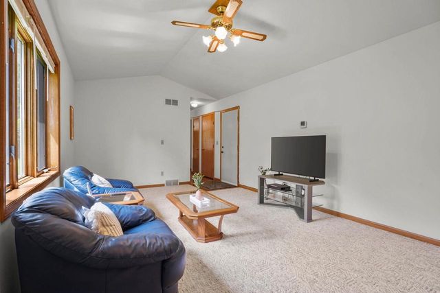 2928 Maple Run Drive, Madison, WI 53719
