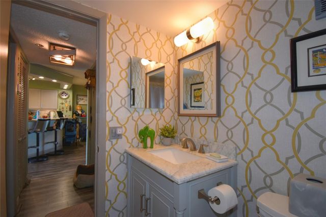 2238 N Cypress Bend Dr 902, Pompano Beach, FL 33069