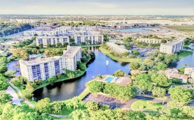 2238 N Cypress Bend Dr 902, Pompano Beach, FL 33069