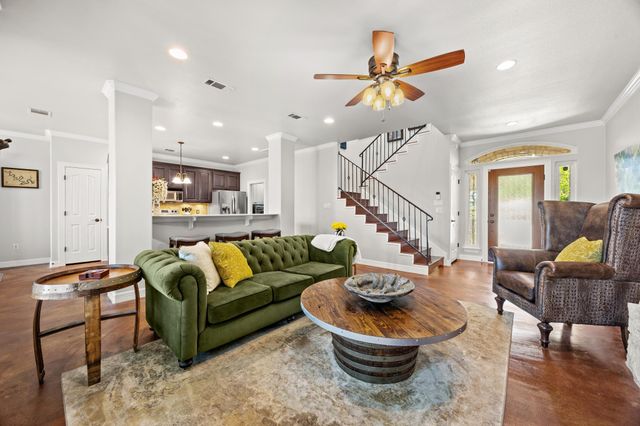 615 Cat Hollow Club DR A, Spicewood, TX 78669