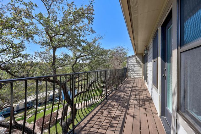 615 Cat Hollow Club DR A, Spicewood, TX 78669