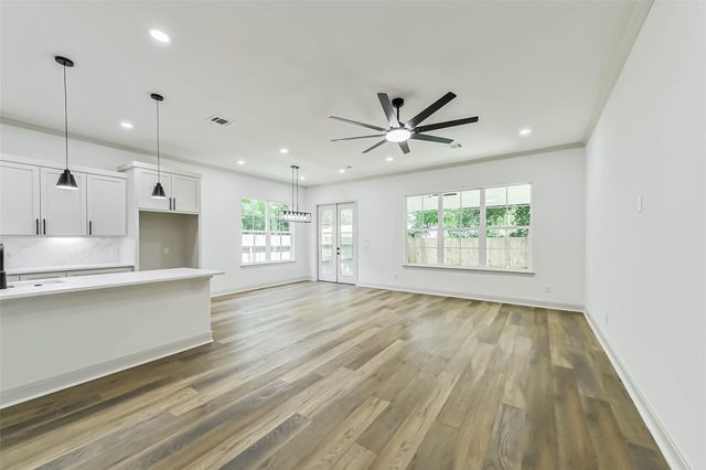 105A Mc Phail Street, Tomball, TX 77375