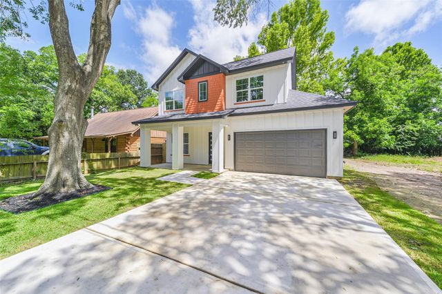 105A Mc Phail Street, Tomball, TX 77375