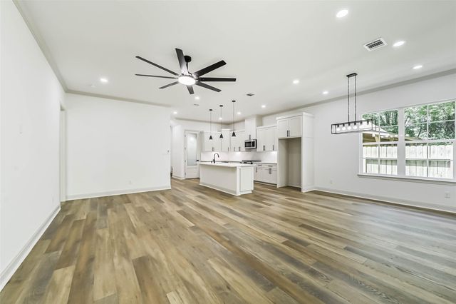 105A Mc Phail Street, Tomball, TX 77375