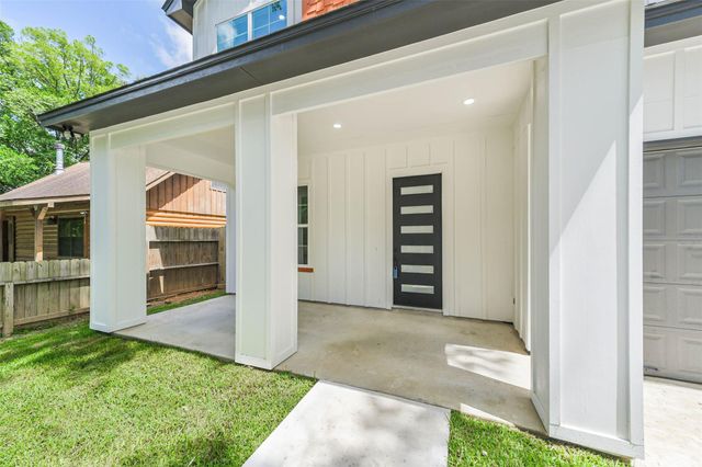 105A Mc Phail Street, Tomball, TX 77375