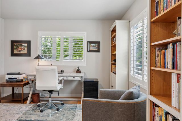 859 4th St E, Sonoma, CA 95476