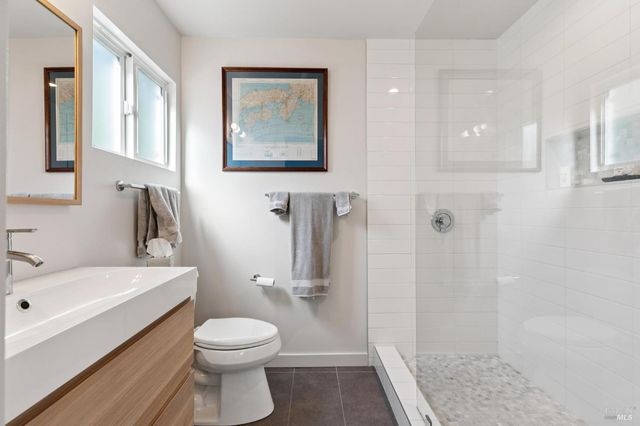 859 4th St E, Sonoma, CA 95476