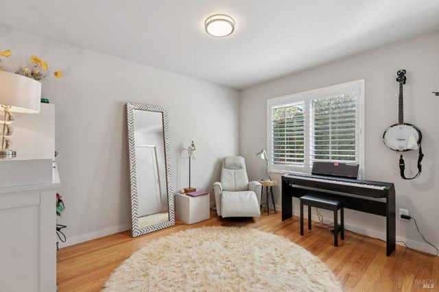 859 4th St E, Sonoma, CA 95476