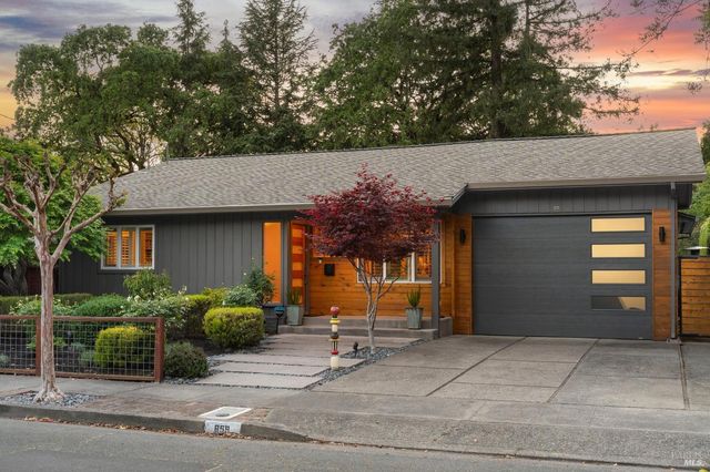 859 4th St E, Sonoma, CA 95476