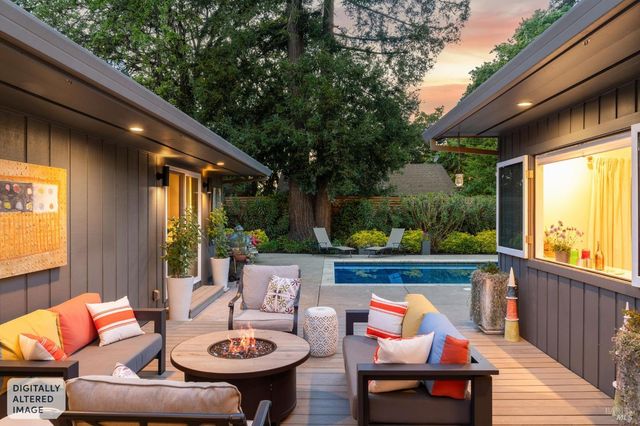 859 4th St E, Sonoma, CA 95476