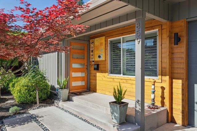 859 4th St E, Sonoma, CA 95476