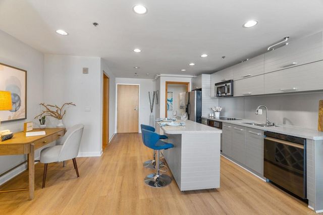 550 Seagaze Drive 26, Oceanside, CA 92054