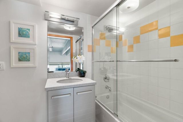 550 Seagaze Drive 26, Oceanside, CA 92054