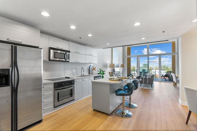 550 Seagaze Drive 26, Oceanside, CA 92054