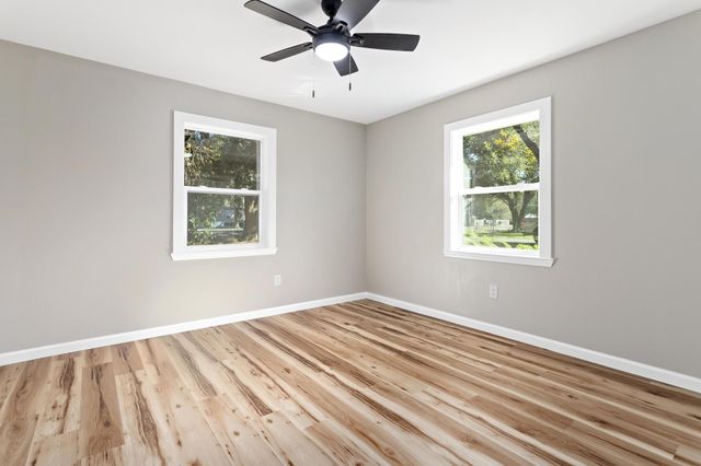 1526 Campbell Road, Winnie, TX 77665