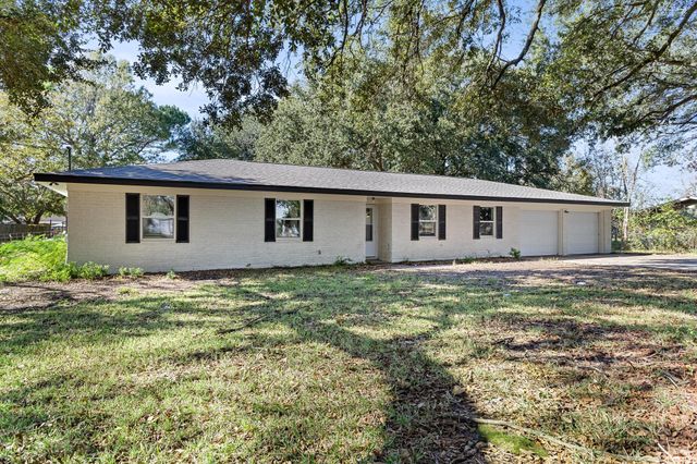 1526 Campbell Road, Winnie, TX 77665