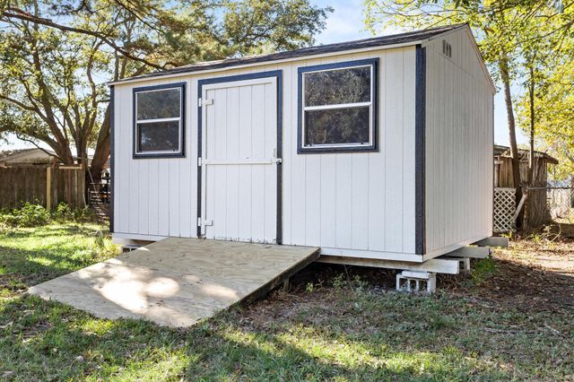 1526 Campbell Road, Winnie, TX 77665