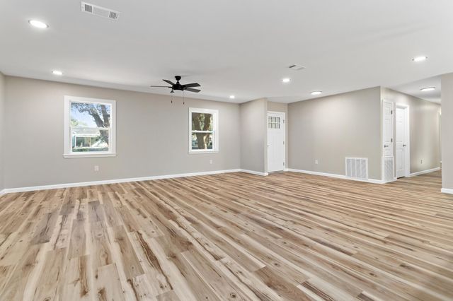 1526 Campbell Road, Winnie, TX 77665