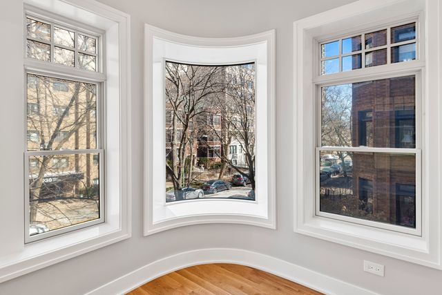 935 W Winona Street 1N, Chicago, IL 60640