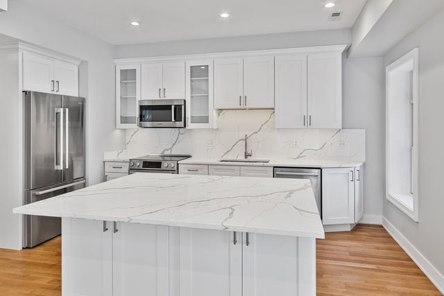 935 W Winona Street 1N, Chicago, IL 60640