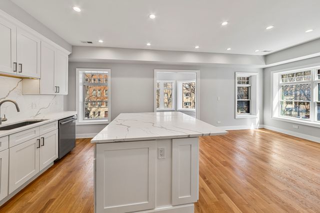 935 W Winona Street 1N, Chicago, IL 60640