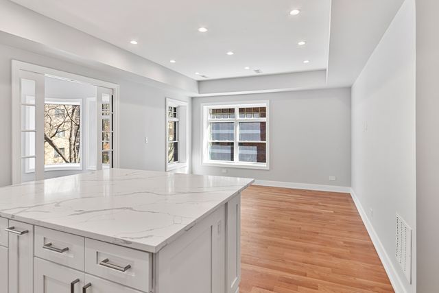 935 W Winona Street 1N, Chicago, IL 60640