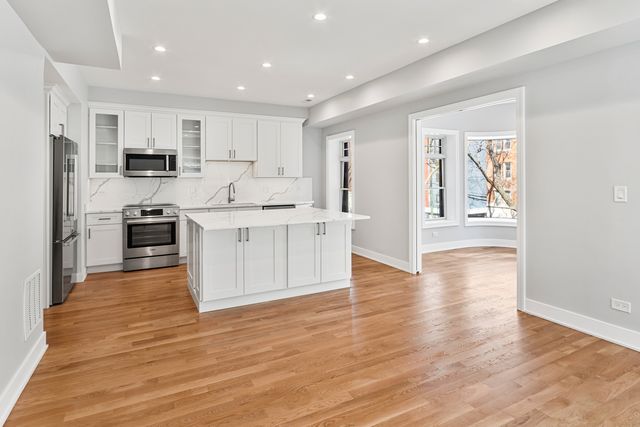 935 W Winona Street 1N, Chicago, IL 60640