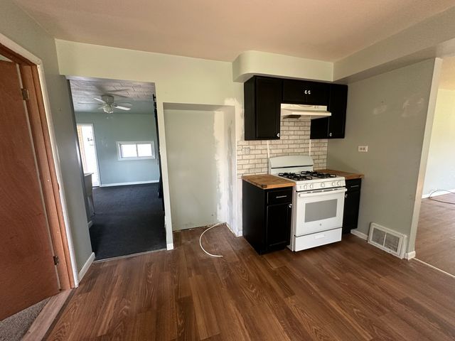 415 W Livingston Road, Streator, IL 61364