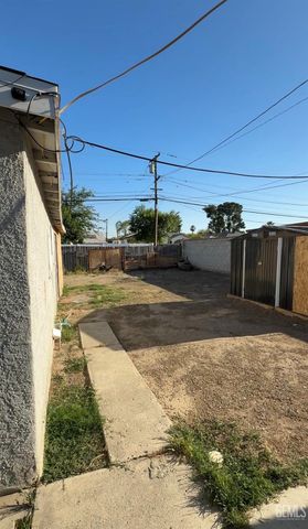 321 Sperry Street, Bakersfield, CA 93307