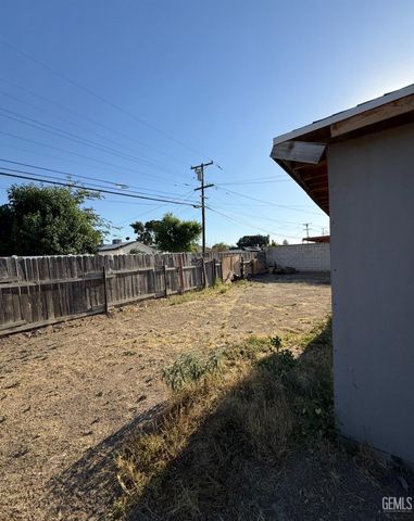 321 Sperry Street, Bakersfield, CA 93307