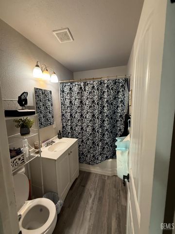 321 Sperry Street, Bakersfield, CA 93307