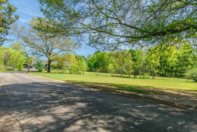 2616 Meadow Lane, Benton, AR 72015