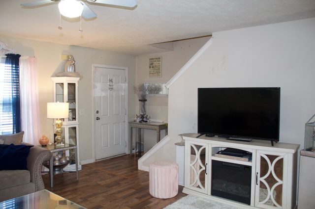 3068 George Buchanan Dr, La Vergne, TN 37086