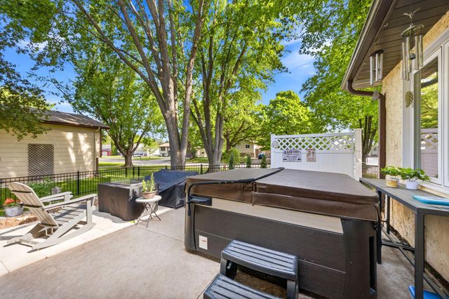 100 Shady Oak Circle, Delano, MN 55328