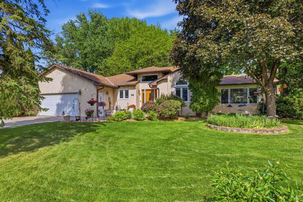 100 Shady Oak Circle, Delano, MN 55328