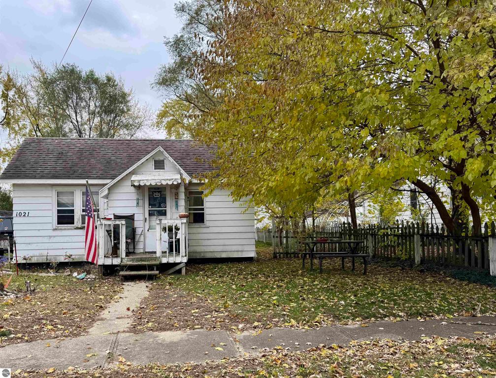 1021 Bruce Street, Mt Pleasant, MI 48858