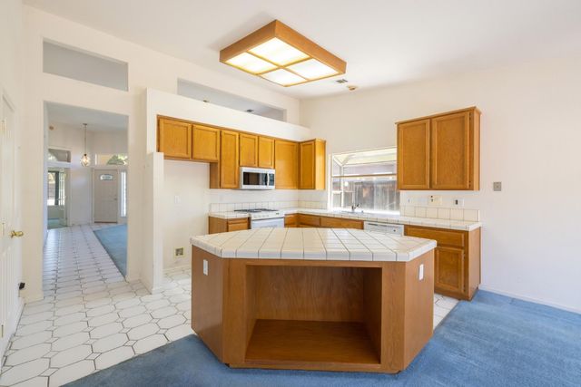 10088 River Falls Cir, Stockton, CA 95209