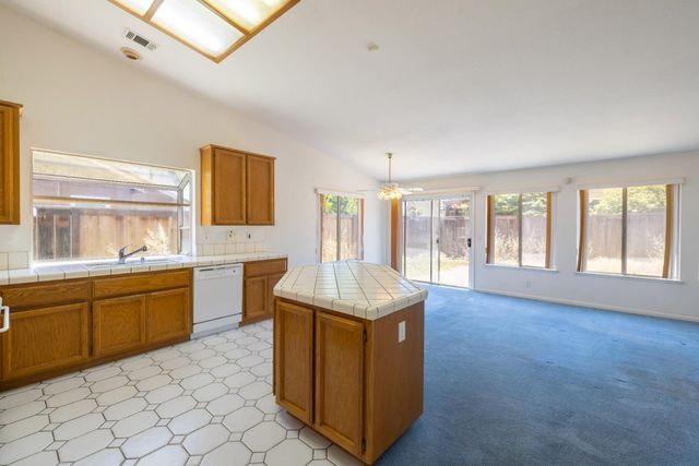 10088 River Falls Cir, Stockton, CA 95209