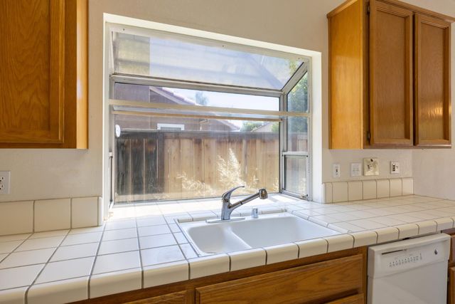 10088 River Falls Cir, Stockton, CA 95209