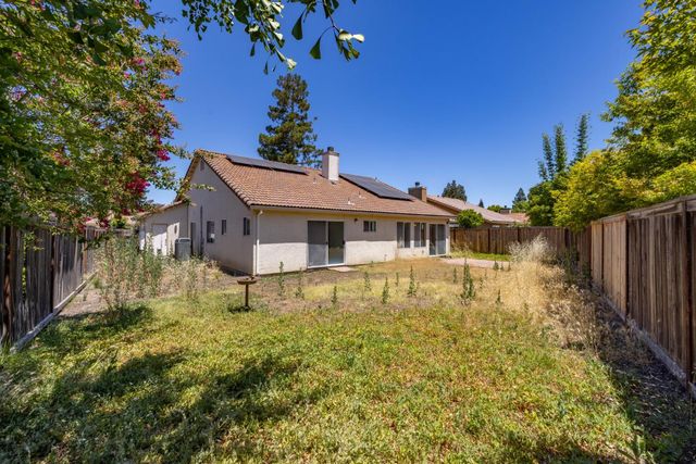10088 River Falls Cir, Stockton, CA 95209