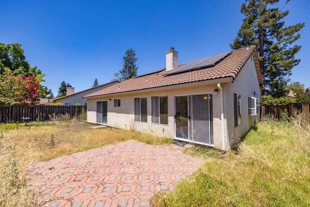 10088 River Falls Cir, Stockton, CA 95209