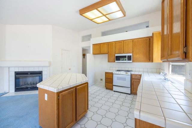 10088 River Falls Cir, Stockton, CA 95209