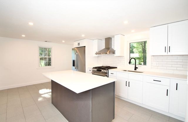 7 Barbara Rd, Kingston, MA 02364