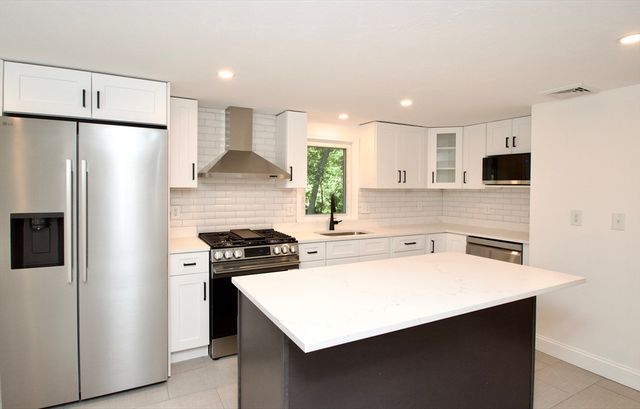 7 Barbara Rd, Kingston, MA 02364