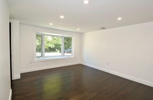 7 Barbara Rd, Kingston, MA 02364