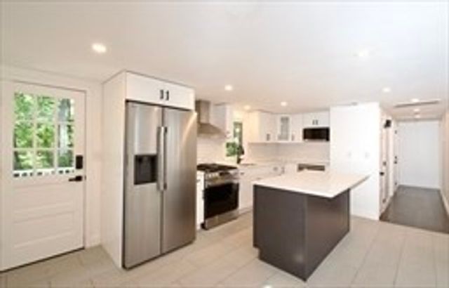 7 Barbara Rd, Kingston, MA 02364