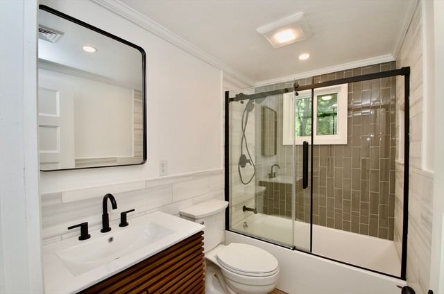 7 Barbara Rd, Kingston, MA 02364