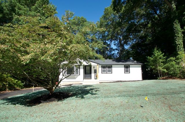 7 Barbara Rd, Kingston, MA 02364