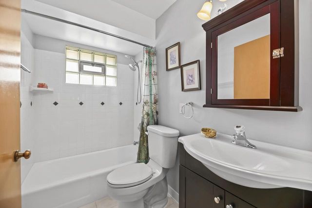 3386 S 78th STREET, Milwaukee, WI 53219